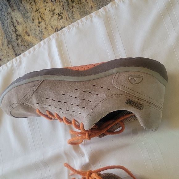 HP!🎉🎉☺️VIKING gorotex surround 👟 walking shoes - Picture 6 of 16